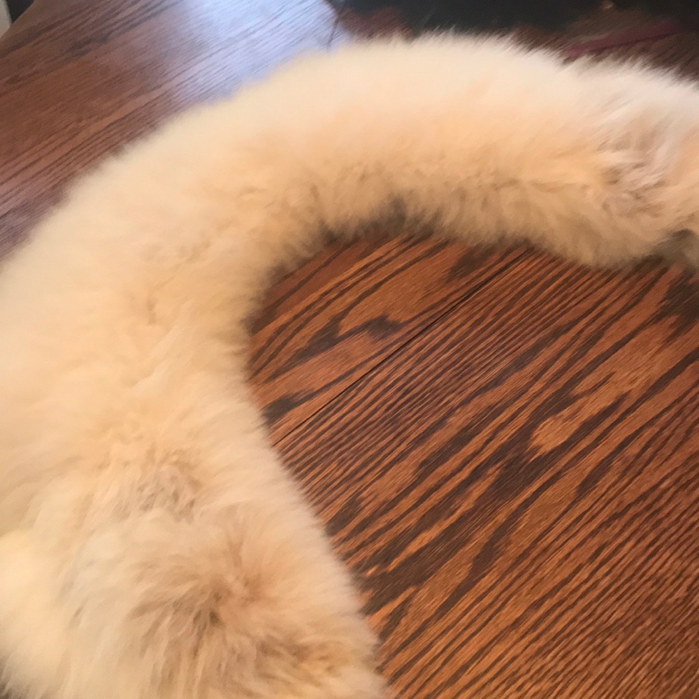 Beautiful Mink Fur Collar Button Looped Attaxhment
